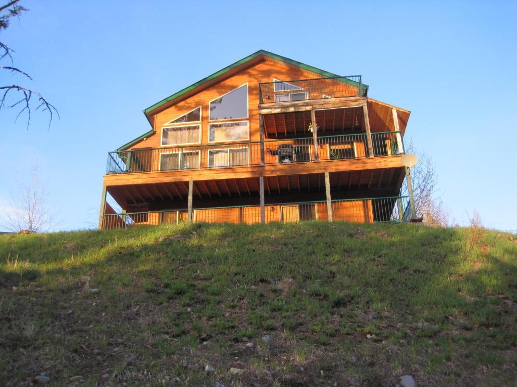 Wild Nature B&B Келоуна Экстерьер фото